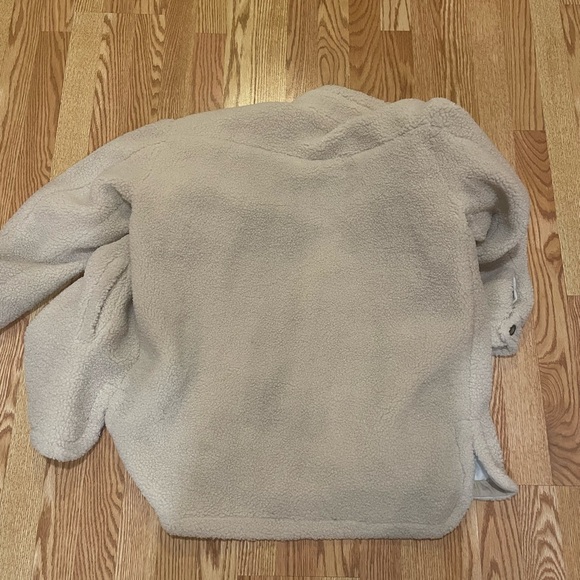 Sherpa Jacket - Picture 7 of 9